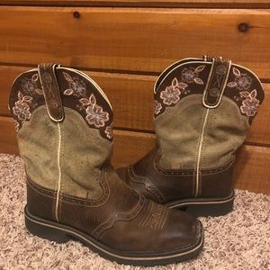Women’s Justin boots. Like brand new.